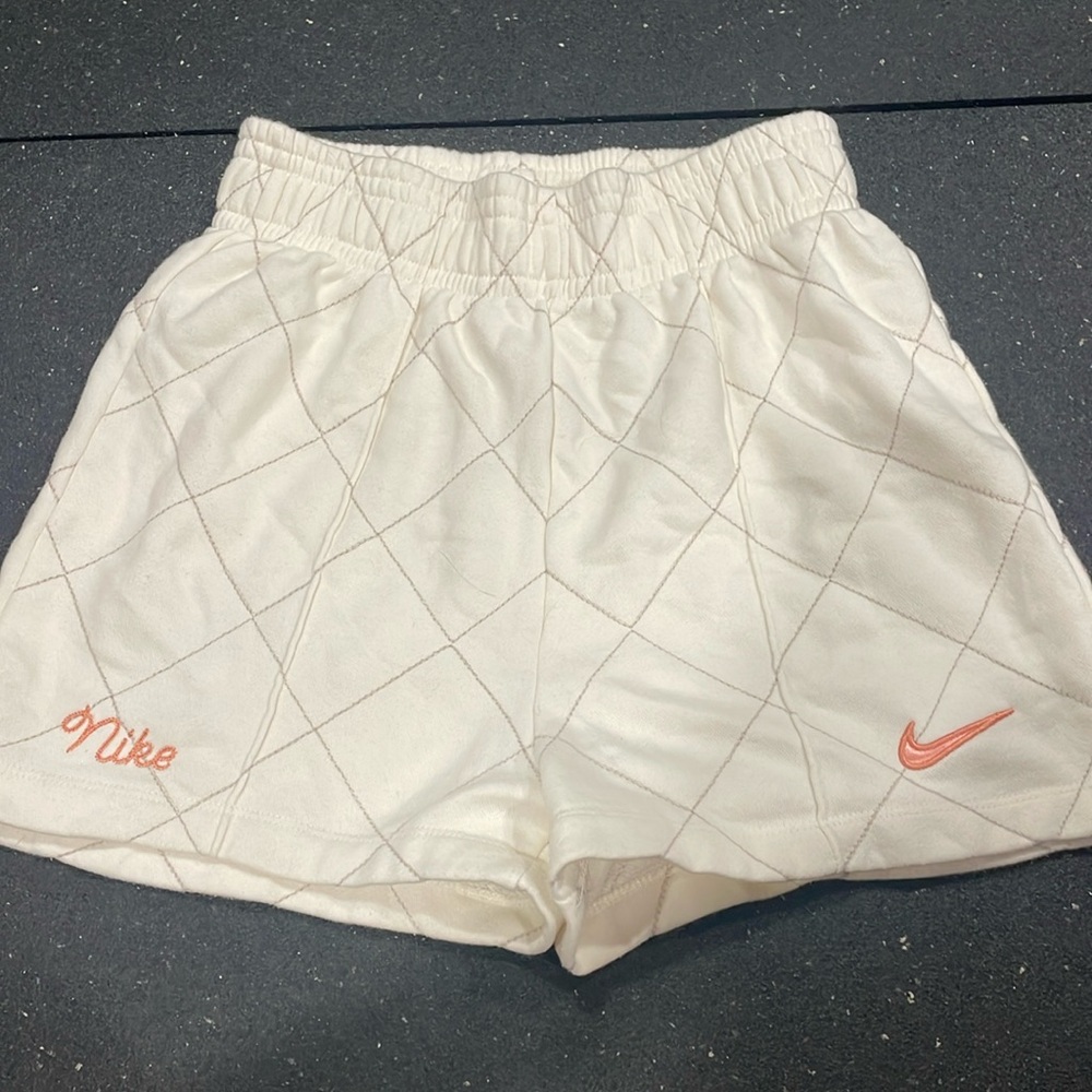 Nike ultra high rise quilted sweat shorts size small